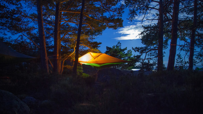 Paddling med övernattning i tree-tent