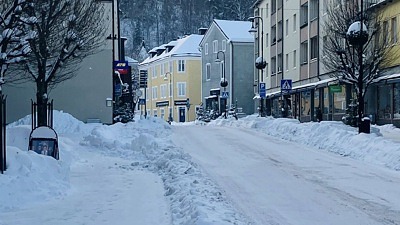 Snövallar tas bort i centrum – framkomligheten kan påverkas